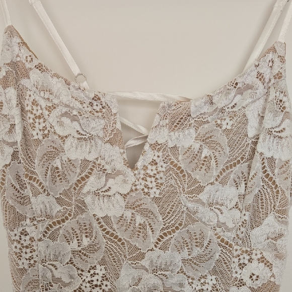 Lulu's Cream Lace Bodysuit - Picture 3 of 10